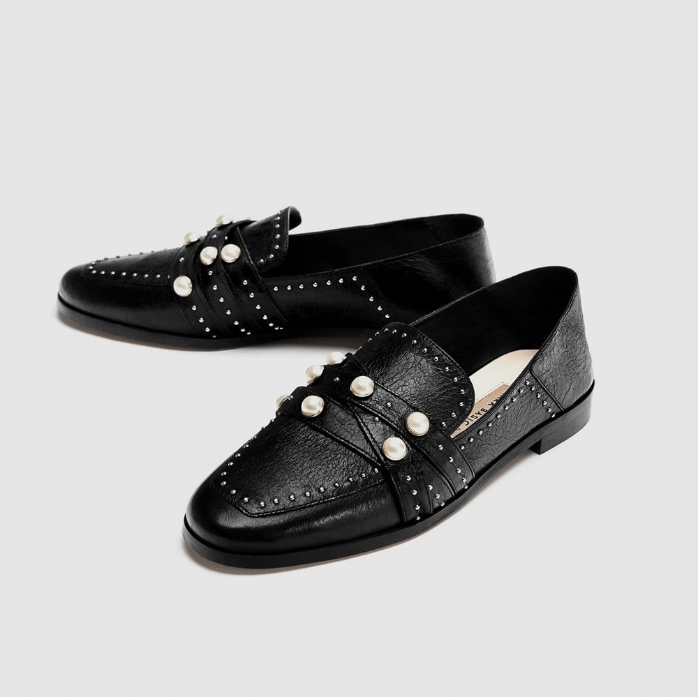 Leather loafers with pearl beads
